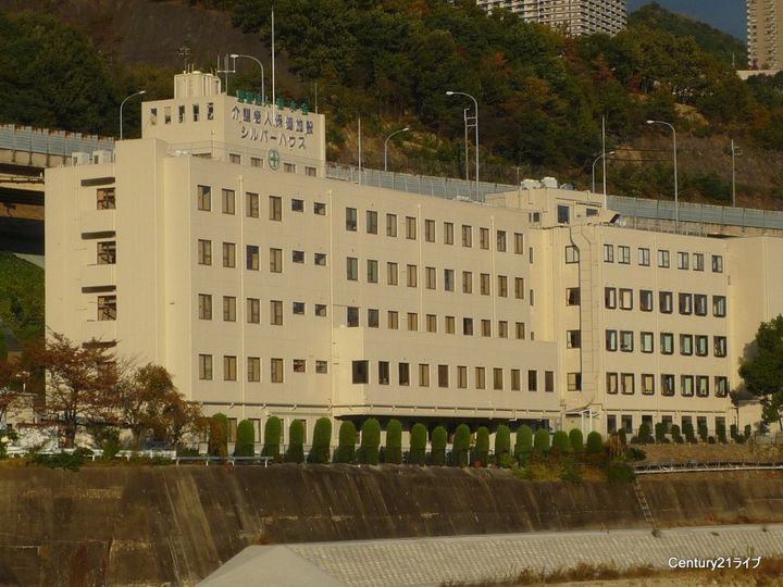 東山台ハイツ205号棟の周辺