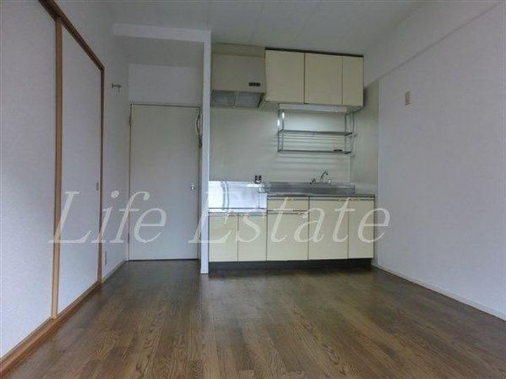 ポールドジ森ノ宮の居間