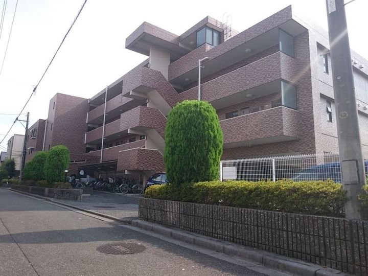 フェリスローマ浦和の外観