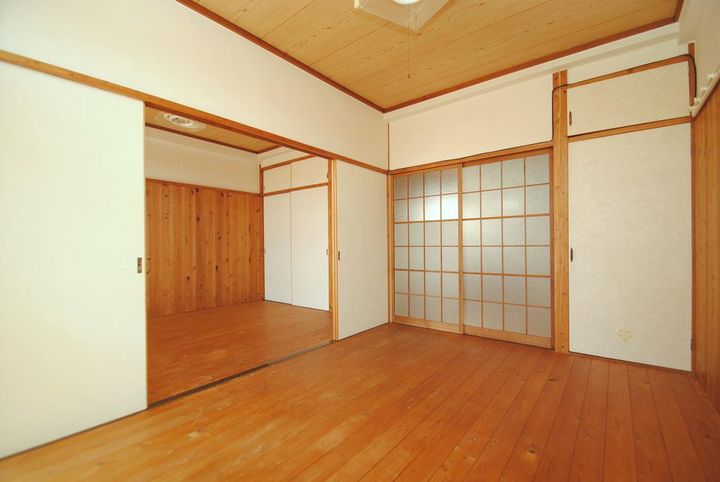 ヤママス6号荘の居間
