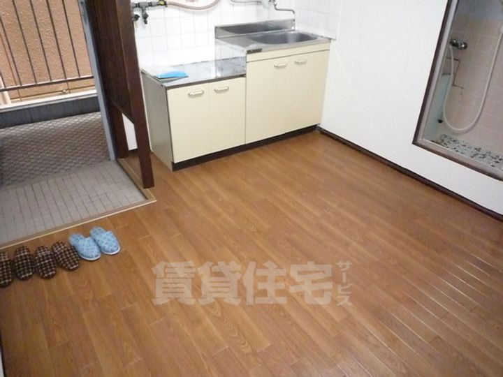 堺ハイツの玄関