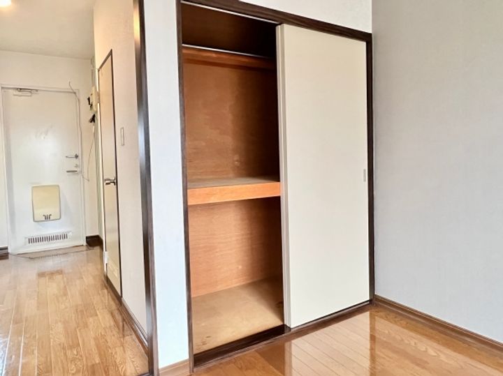 フォーライフ50の内装