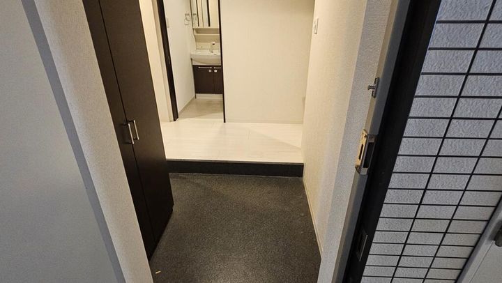 ヴェスタ芥川の玄関