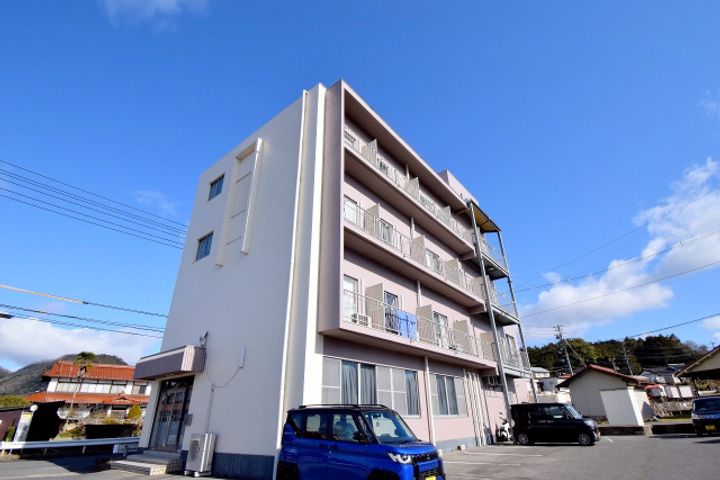 広島県三次市四拾貫町(マンション)の賃貸物件の外観