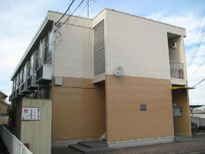 レオパレスルミエール21の外観