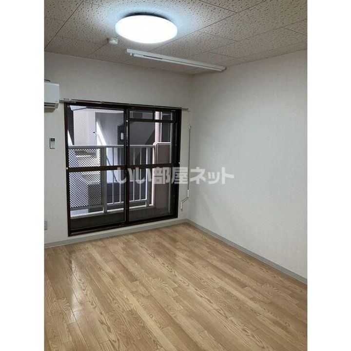 PIGEON VERTの居間