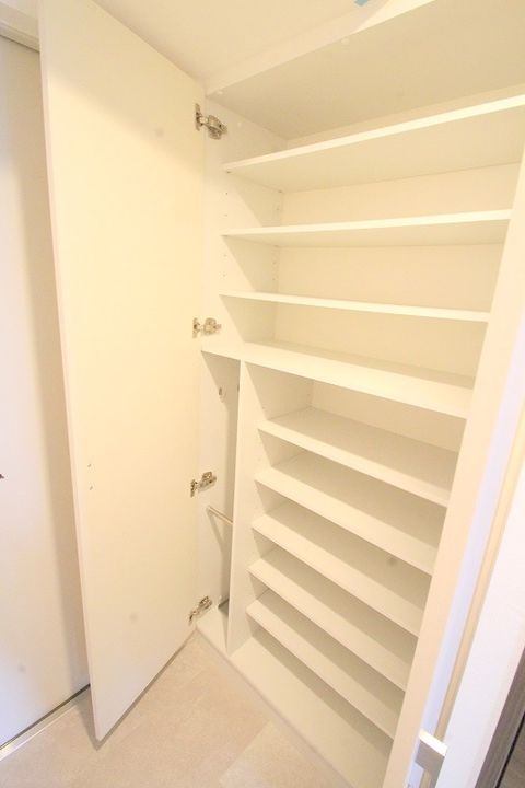 エステムコート広島国泰寺の玄関