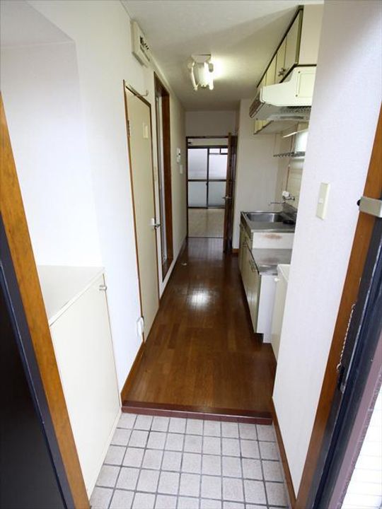 ロイヤルハイツ清水町の玄関