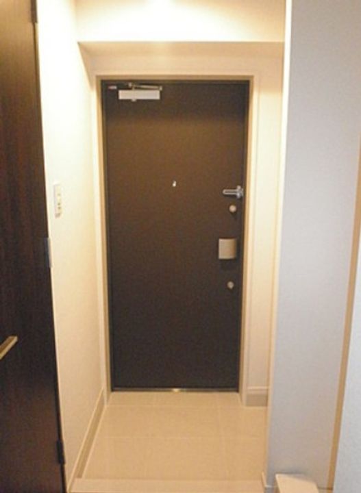ジーベック長原の玄関