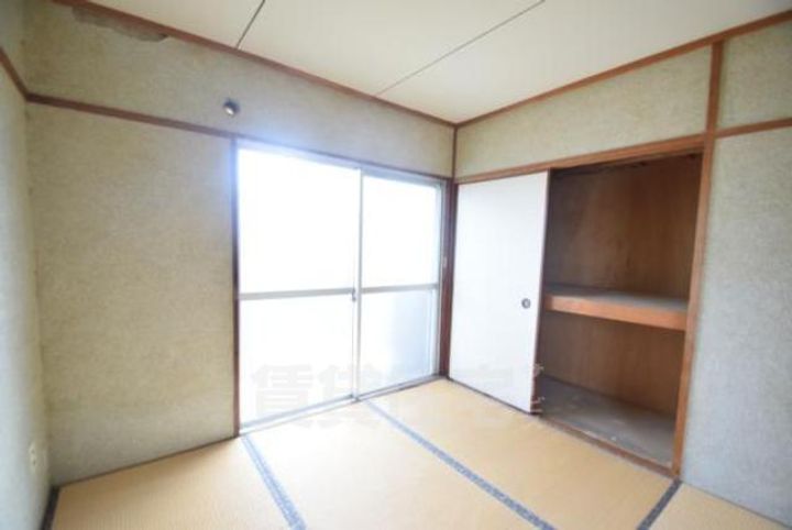 大阪府茨木市中津町(マンション)の賃貸物件の居間