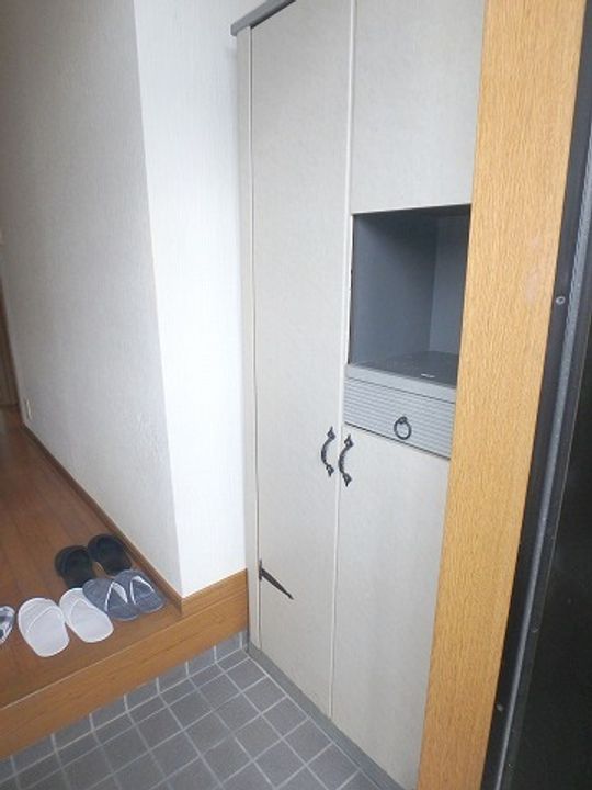 三重県松阪市泉町(一戸建)の賃貸物件の玄関