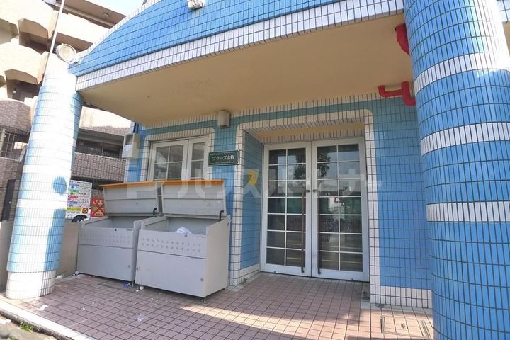 プラーズ金町の地図