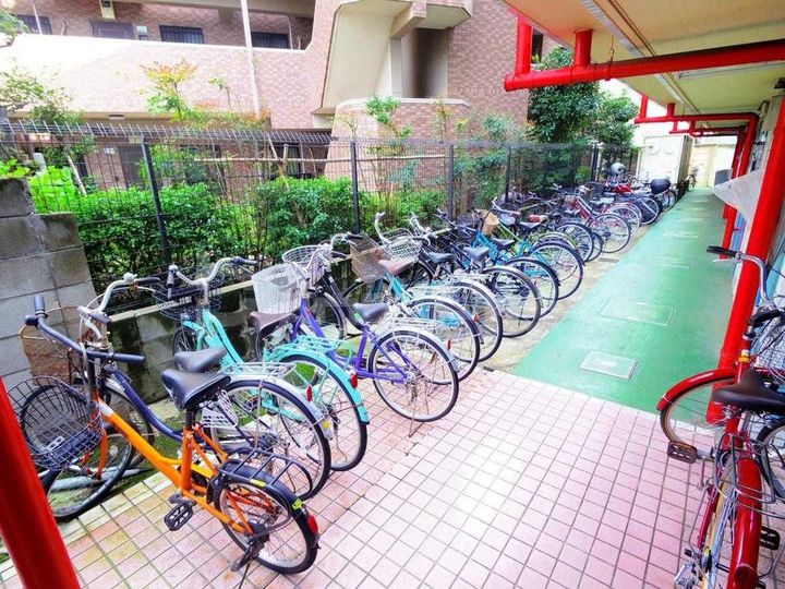 プラーズ金町の地図