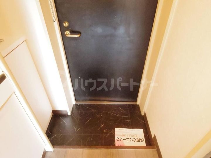 プラーズ金町の玄関