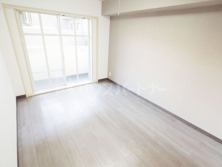 プラーズ金町の居間