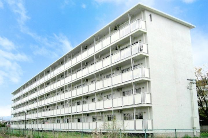 ビレッジハウス柳原2号棟の外観