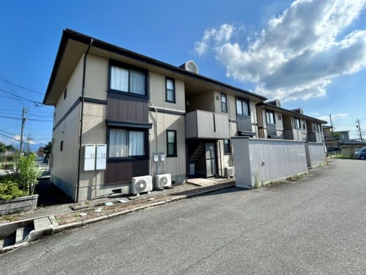 ネオ・コーポ・リラA棟の外観