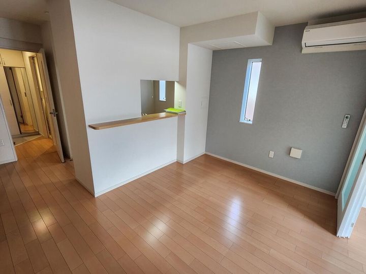 アンジュールの居間