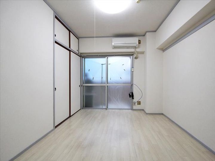 丸の内ハイツの居間