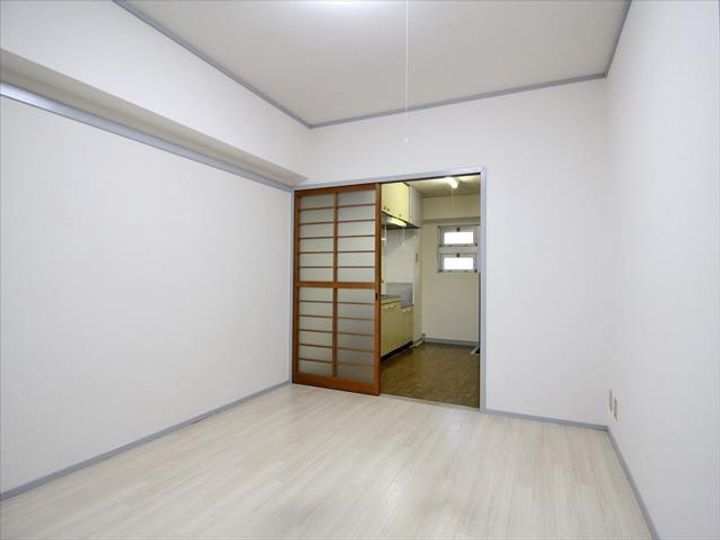 丸の内ハイツの居間