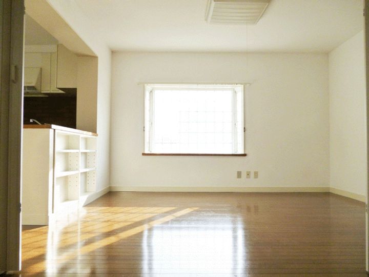 グリンビーハイツの居間