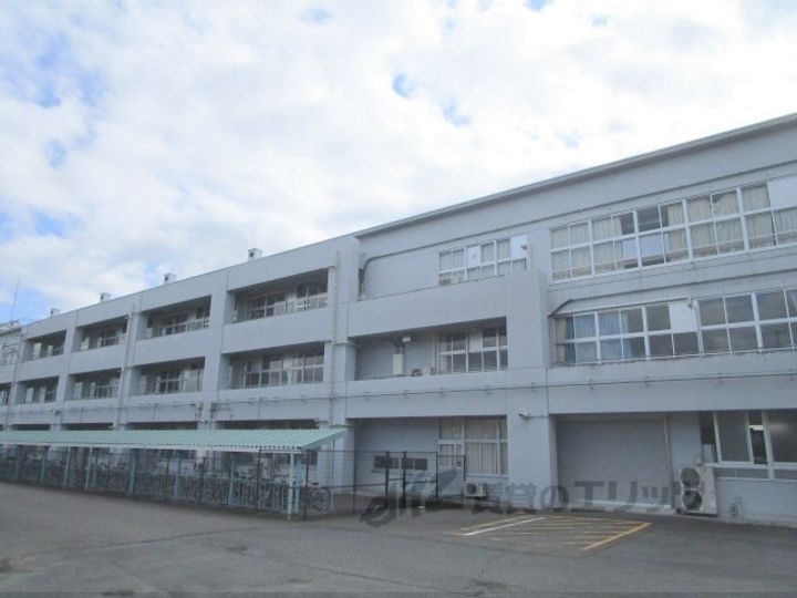 コンフォール・ヴィラA棟の周辺