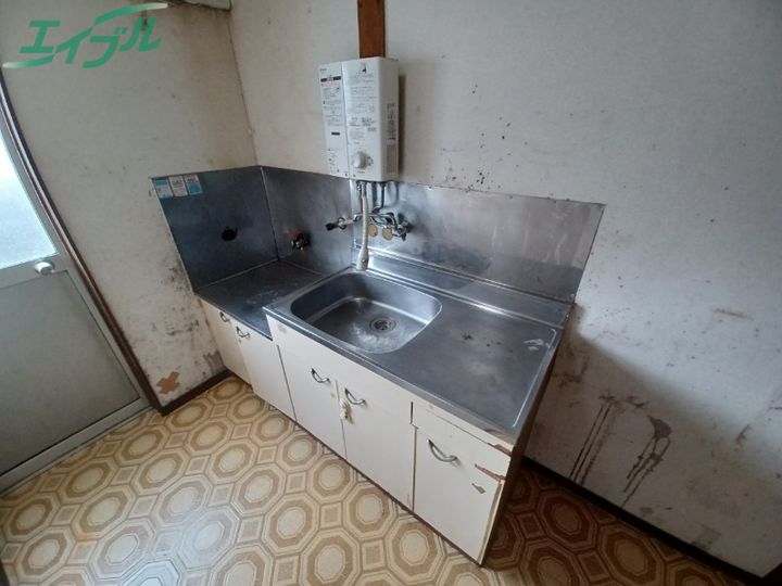 三重県伊勢市岡本3(一戸建)の賃貸物件のキッチン