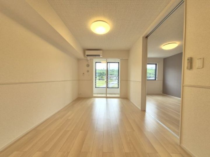 シャトー桜の居間