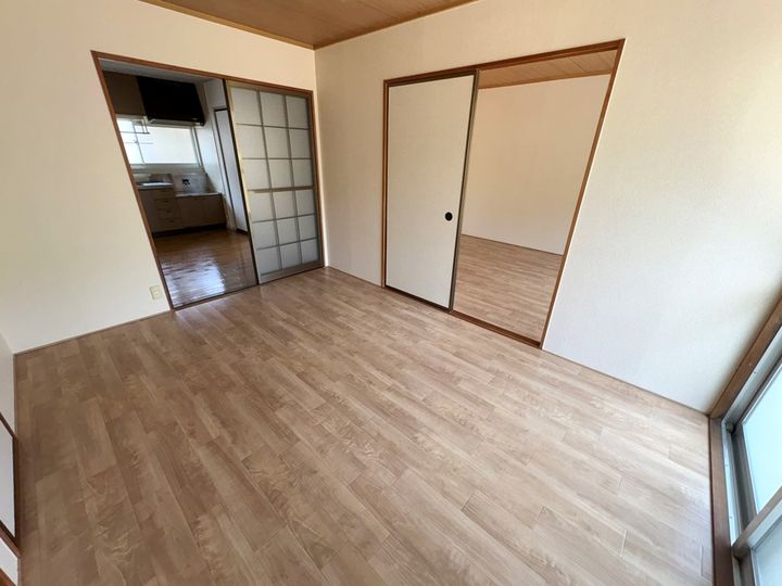 プレジ-ル鳥井原 A棟の内装