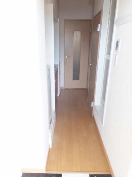 レオパレス阿左美の玄関