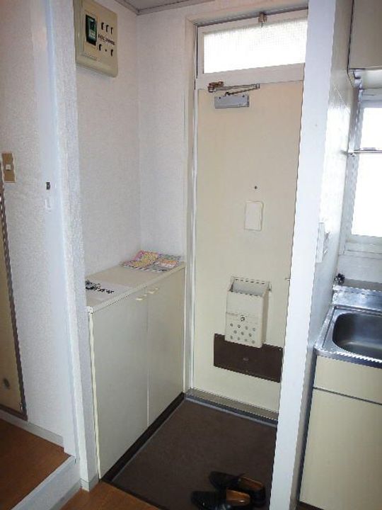 東京都多摩市和田(アパート)の賃貸物件の玄関