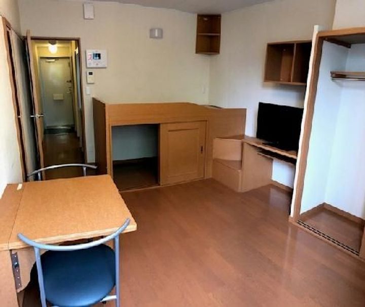 レオパレスSUN LIGHTIIの居間