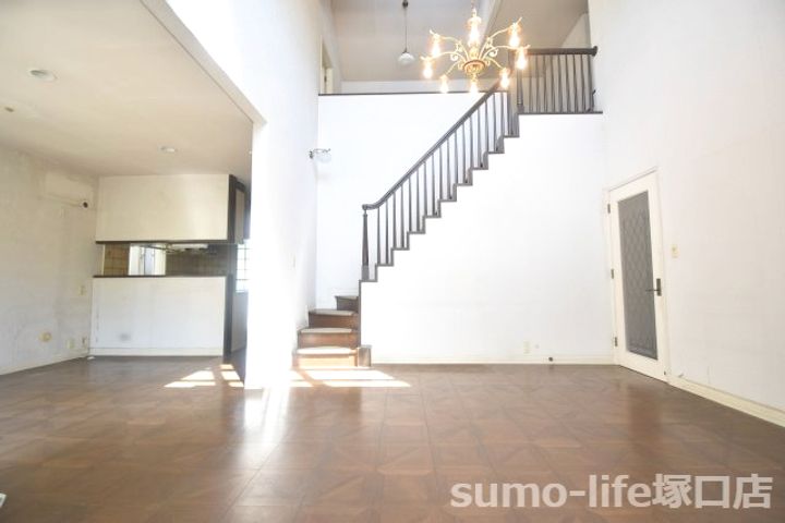 兵庫県尼崎市武庫之荘本町2(一戸建)の賃貸物件の居間