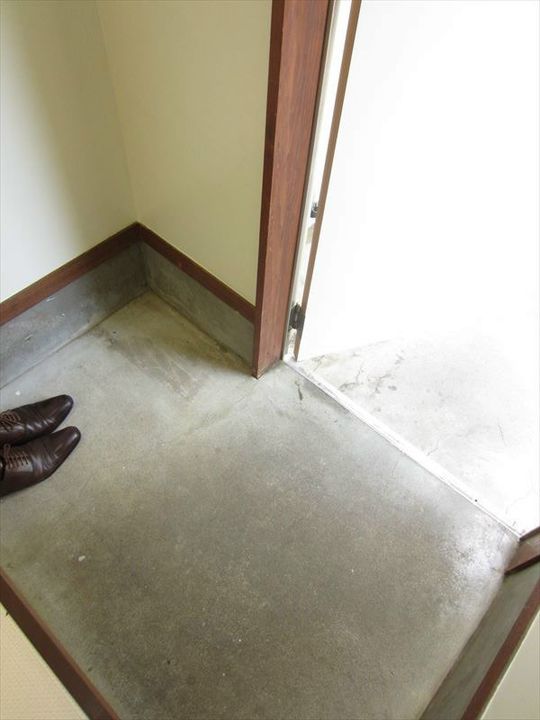 カミヤ荘の玄関