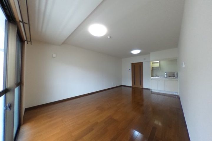 FLAT AMILYの居間