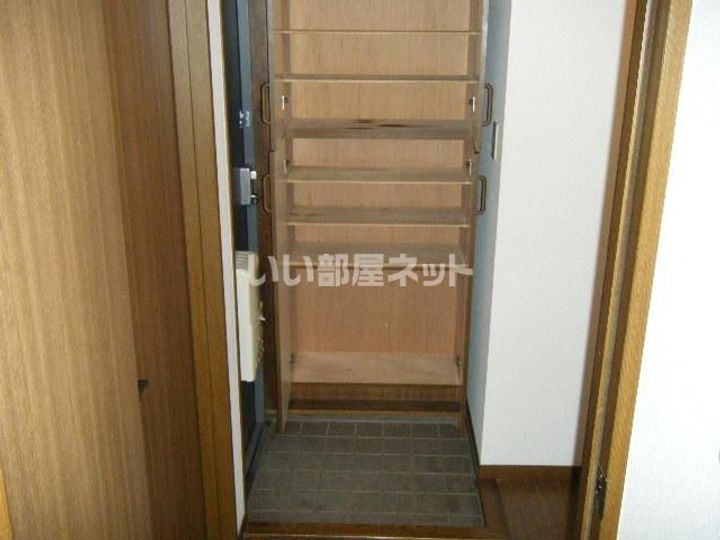 メゾン・セードルの玄関