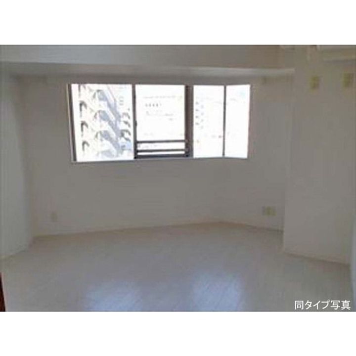 コンフォリア銀座EASTの居間