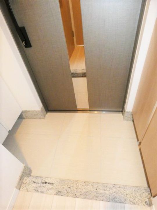 東京都品川区大井4(マンション)の賃貸物件の玄関