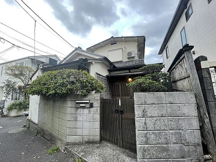 東京都世田谷区羽根木2(一戸建)の賃貸物件の外観