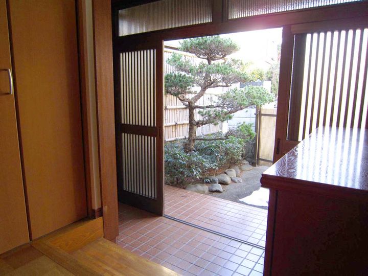 東京都世田谷区羽根木2(一戸建)の賃貸物件の玄関