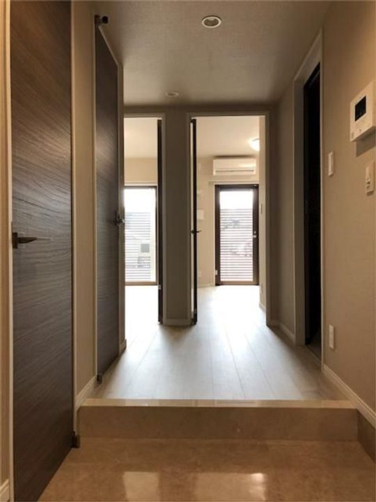 メイクスデザイン参宮橋の玄関