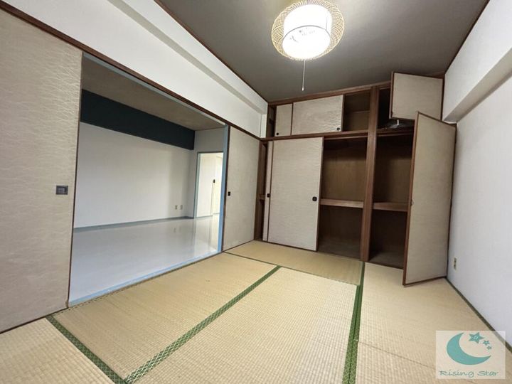 原田ルーエビルの玄関