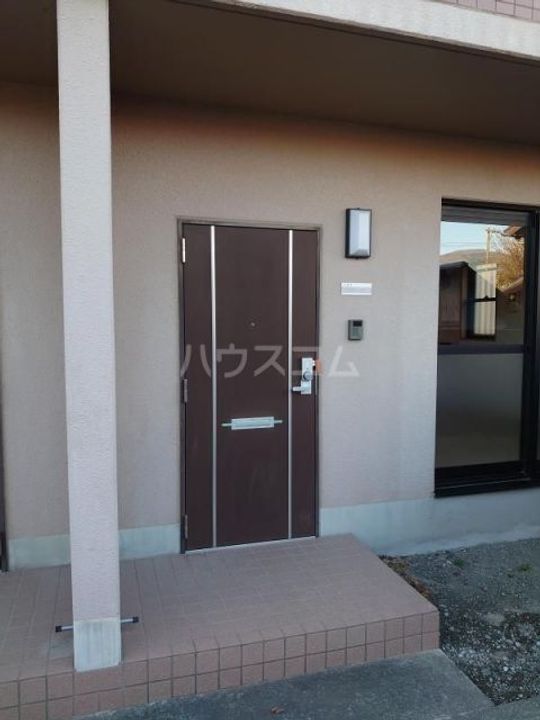 静岡県裾野市佐野(一戸建)の賃貸物件の玄関