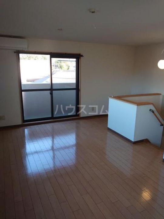 静岡県裾野市佐野(一戸建)の賃貸物件の居間