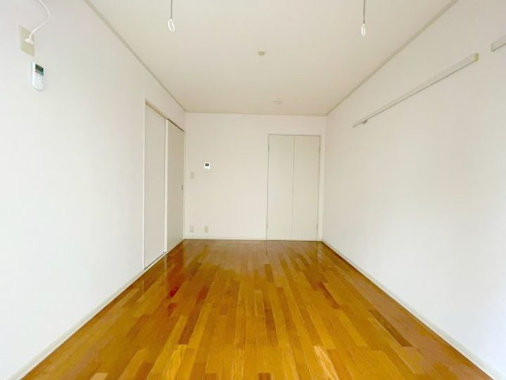 Y,F,Mansionの内装
