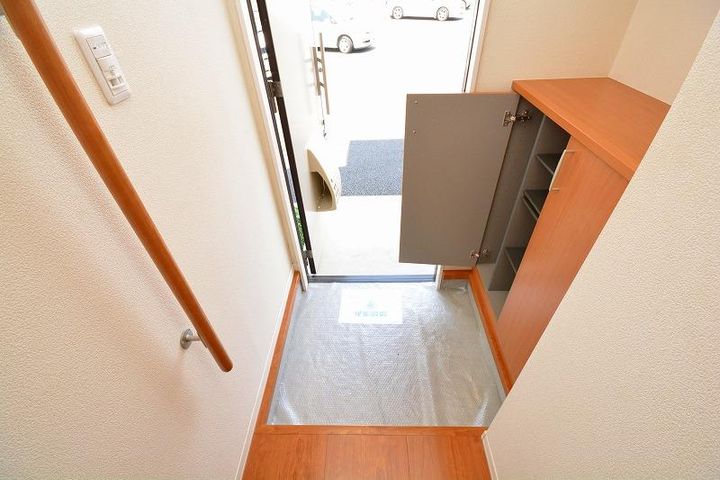 メゾンしおり(ShaMaison)Aの玄関