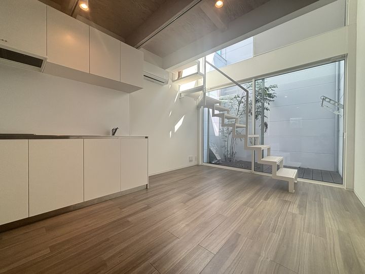 アートテラス中倉の居間