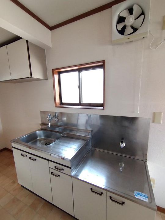 チャイニーズヨウラクAのキッチン