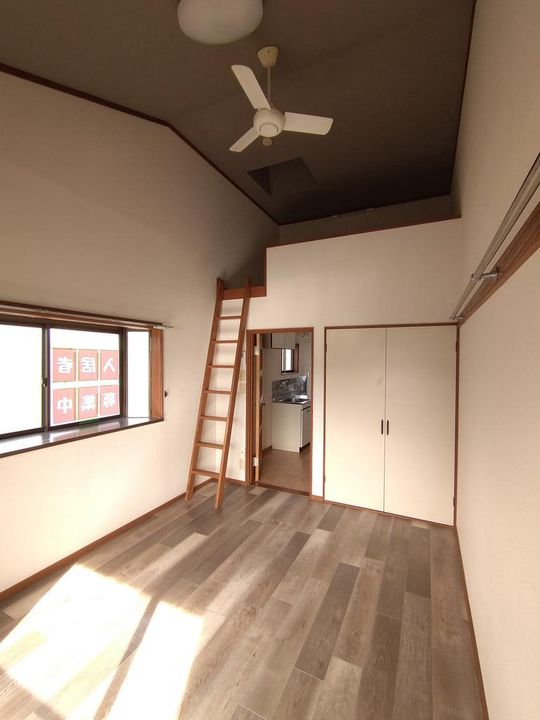 チャイニーズヨウラクAの居間