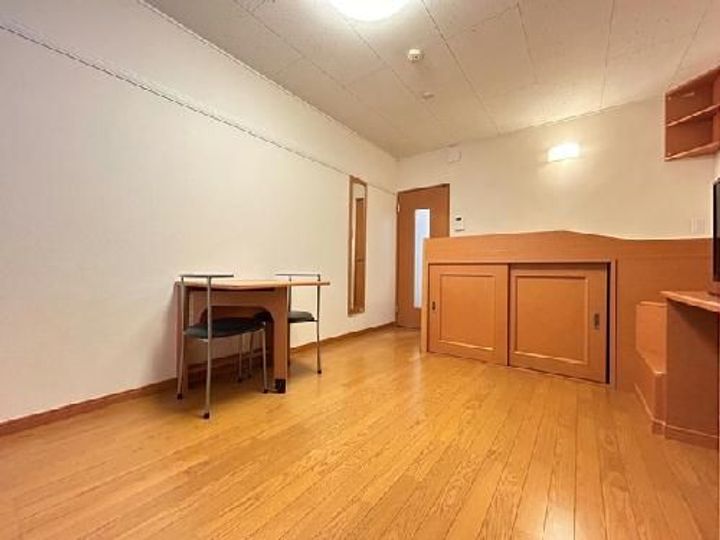 レオパレス鳳の居間